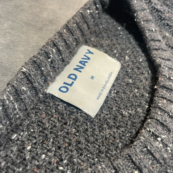 Old Navy Gray Crewneck Cable Knit Sweater - Picture 3 of 5